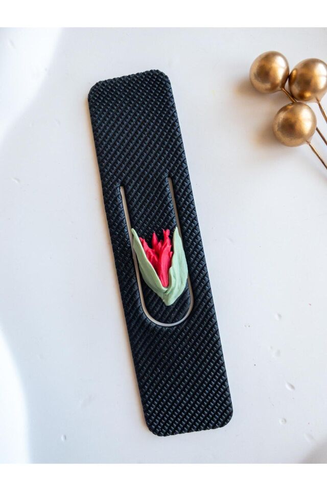 BeuBella El Yapımı Kitap Ayracı – Polimer Kil Çiçek Detaylı – Siyah Tasarım