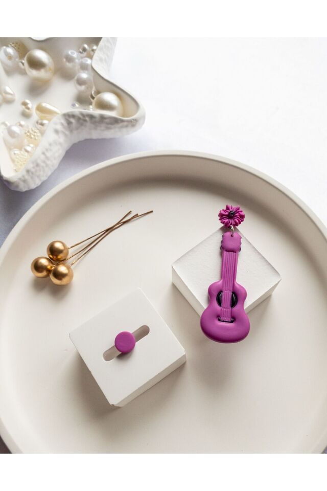 Özel Tasarım Polimer Kil Mor Çiçek Detay Gitar Küpe