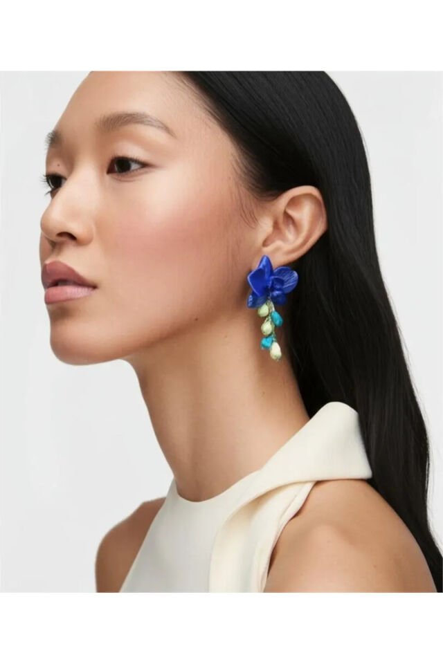 Mavi Orkide Desenli El Yapımı Küpe – Hafif Tasarım – Çelik Çivi & 925 Gümüş Bağlantı