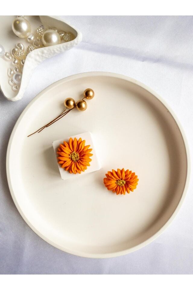 BeuBella Turuncu Çiçek Küpe – El Yapımı Parlak Tasarım – Antialerjik Çelik Çivi, Hafif ve Şık