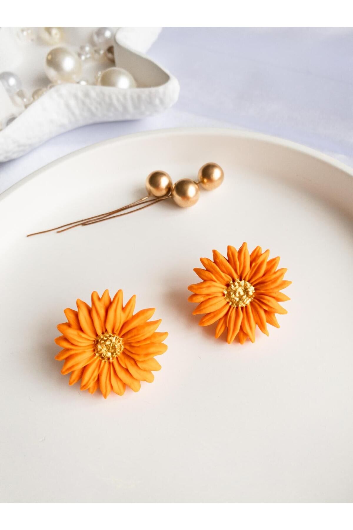 BeuBella Turuncu Çiçek Küpe – El Yapımı Parlak Tasarım – Antialerjik Çelik Çivi, Hafif ve Şık