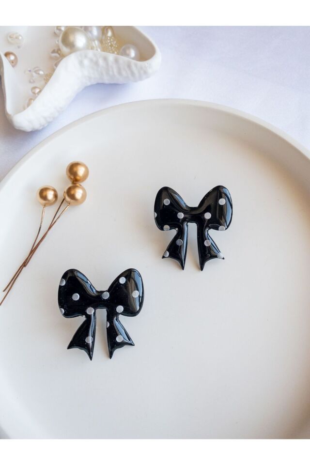 Siyah Kurdele Küpe – Simli Polimer Kil, Puantiyeli, El Yapımı, Reçineli, Antialerjik