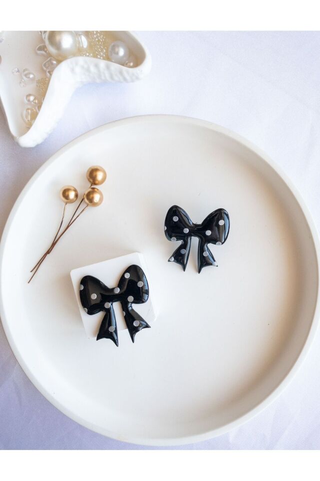 Siyah Kurdele Küpe – Simli Polimer Kil, Puantiyeli, El Yapımı, Reçineli, Antialerjik