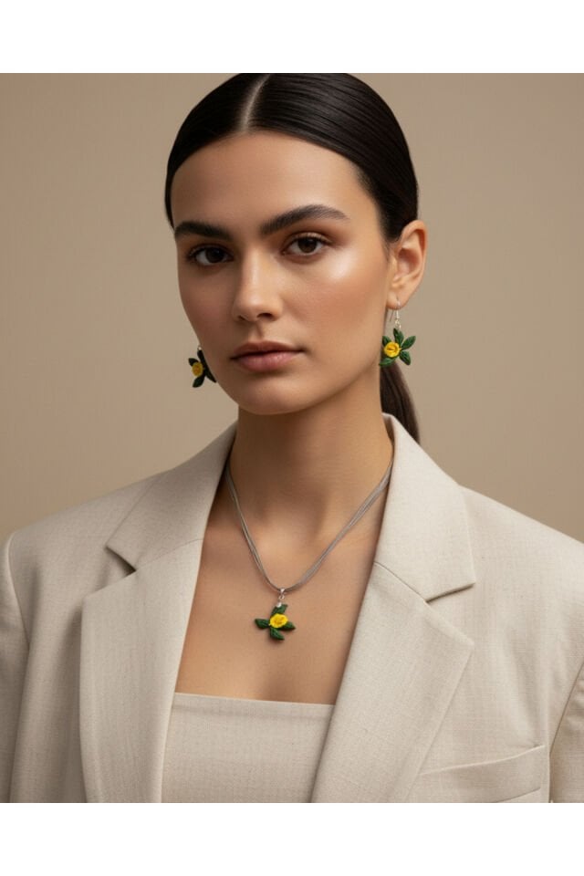 El Yapımı Sarı Çiçekli Takı Seti – Gümüş Küpe & Kolye – Antialerjik Tasarım