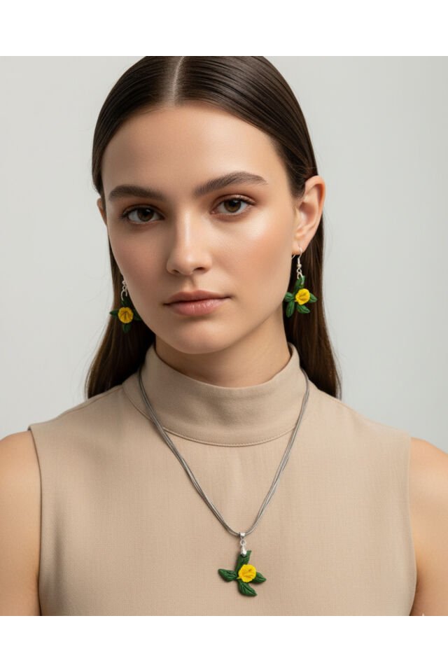 El Yapımı Sarı Çiçekli Takı Seti – Gümüş Küpe & Kolye – Antialerjik Tasarım