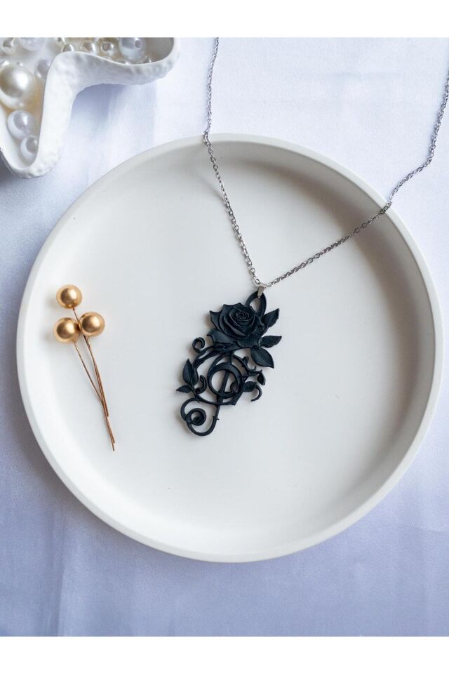 BeuBella El Yapımı Gül ve Sol Anahtarı Kolyeli Tasarım – Siyah Polimer Kil – Çelik & Gümüş