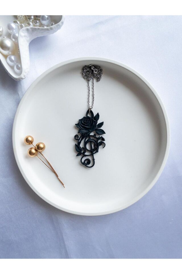 BeuBella El Yapımı Gül ve Sol Anahtarı Kolyeli Tasarım – Siyah Polimer Kil – Çelik & Gümüş