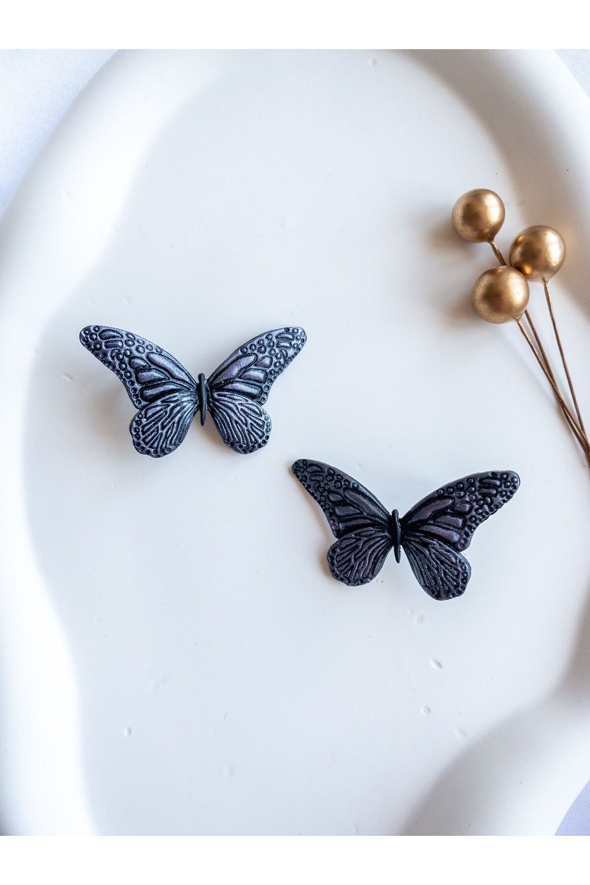 Mor Sedefli Kelebek Küpe – El Yapımı Polimer Kil, Çelik Antialerjik Çivi, Hafif ve Zarif Takı