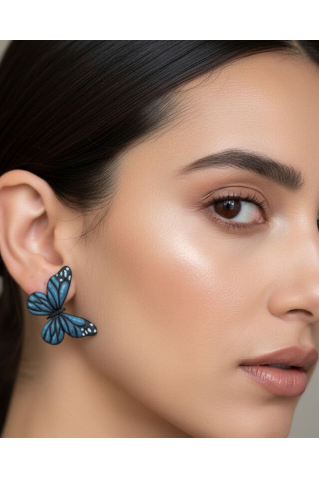 Mavi Kelebek Küpe – El Yapımı Polimer Kil, Çelik Antialerjik Çivi, Hafif ve Zarif Takı