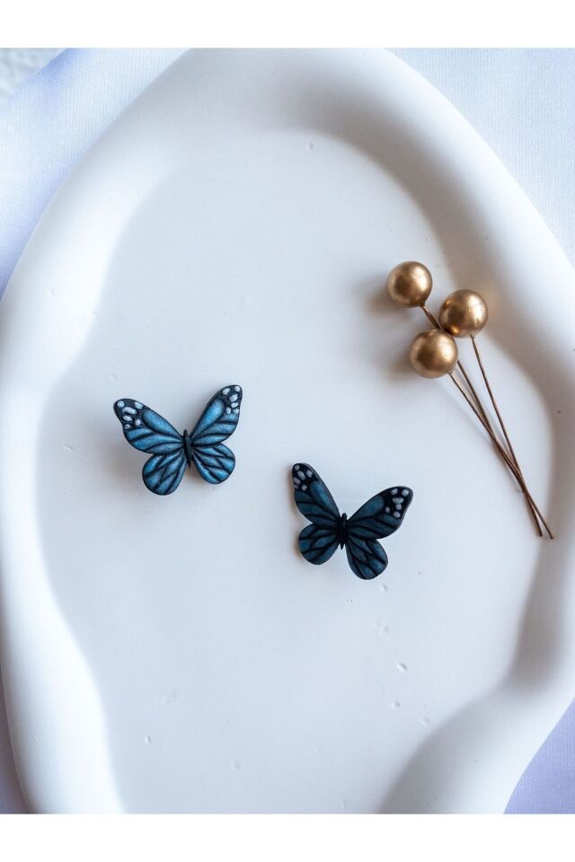 Mavi Kelebek Küpe – El Yapımı Polimer Kil, Çelik Antialerjik Çivi, Hafif ve Zarif Takı