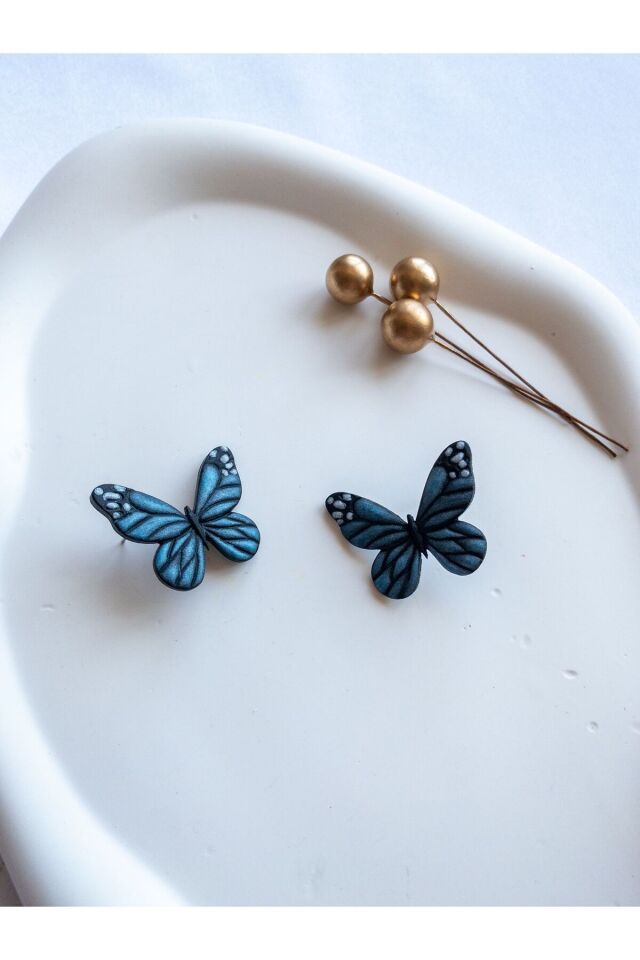 Mavi Kelebek Küpe – El Yapımı Polimer Kil, Çelik Antialerjik Çivi, Hafif ve Zarif Takı