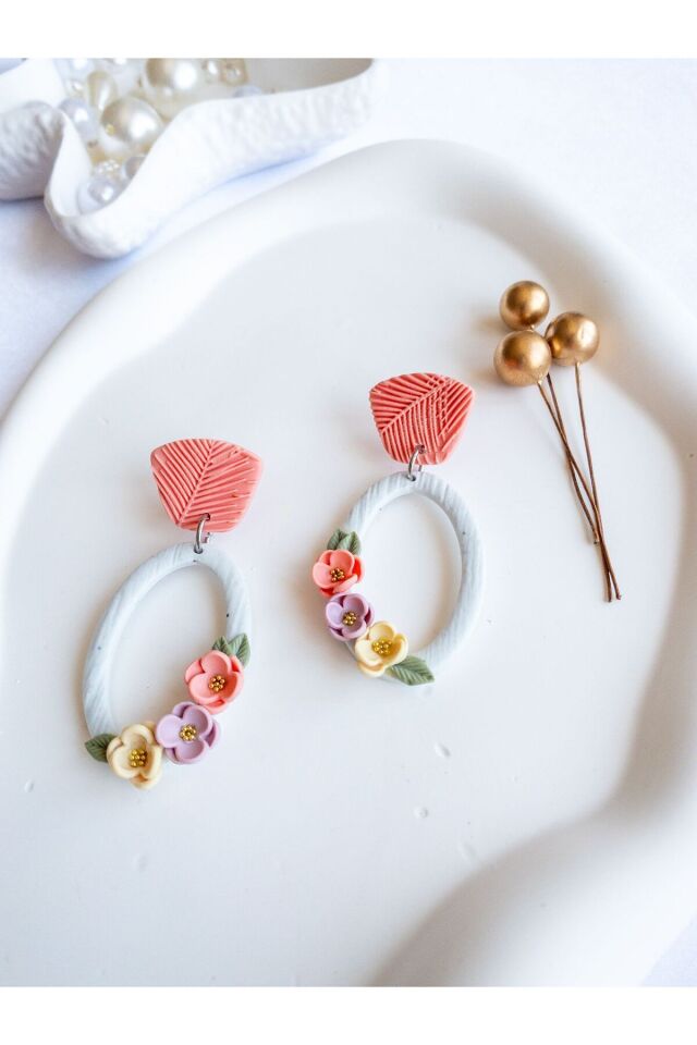 Renkli Çiçekli Oval Küpe – El Yapımı Polimer Kil, Çelik Antialerjik Çivi, Hafif ve Zarif