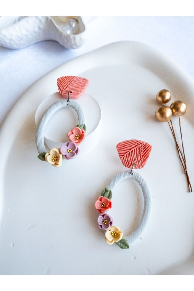 Renkli Çiçekli Oval Küpe – El Yapımı Polimer Kil, Çelik Antialerjik Çivi, Hafif ve Zarif