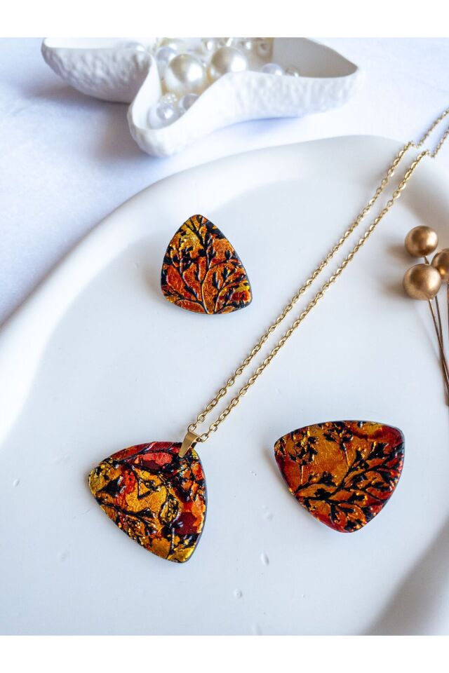 Sonbahar Desenli Kolye Küpe Seti – El Yapımı Polimer Kil, Çelik Antialerjik, Hafif ve Zarif