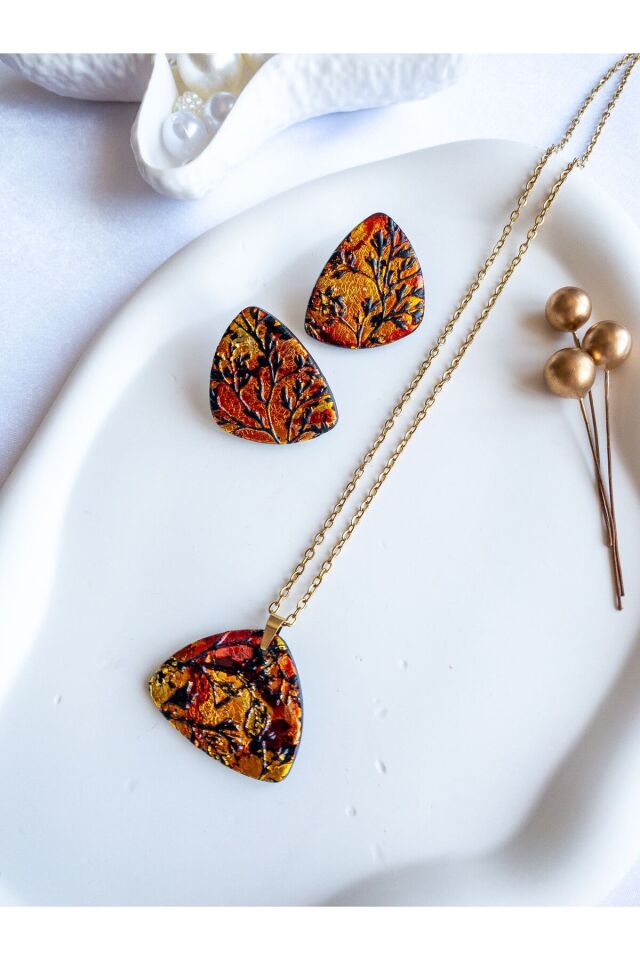 Sonbahar Desenli Kolye Küpe Seti – El Yapımı Polimer Kil, Çelik Antialerjik, Hafif ve Zarif