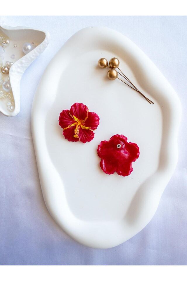 Kırmızı Çiçek Küpe – El Yapımı Polimer Kil – Antialerjik Çelik Çivili Küpe