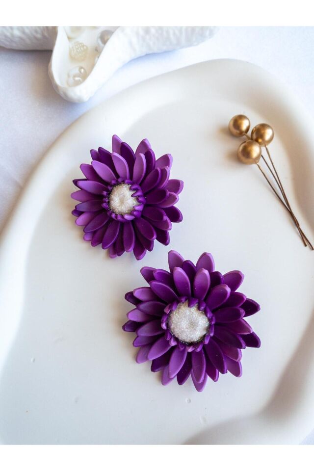 Mor Krizantem Küpe – El Yapımı Polimer Kil – Antialerjik Çelik Çivi