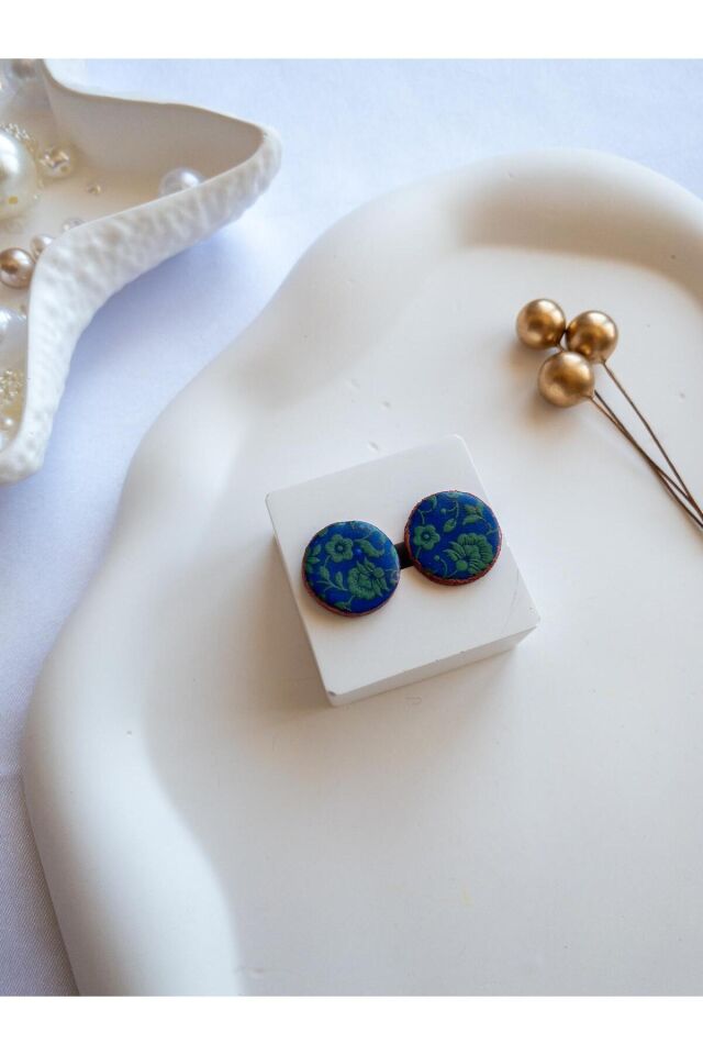 BeuBella Yuvarlak Mavi Küpe – Polimer Kil Üzeri Yeşil Çiçek ve Bakır Varak – Çelik Çivili