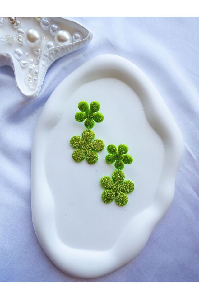Özel Tasarım Fıstık Yeşili Simli Polimer Kil Çiçek Küpe