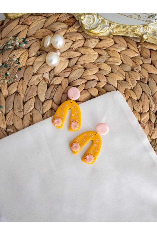 Özel Tasarım  Turuncu Polimer Kil Üzeri Pembe Çiçek Detay Küpe