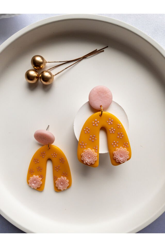 Özel Tasarım  Turuncu Polimer Kil Üzeri Pembe Çiçek Detay Küpe