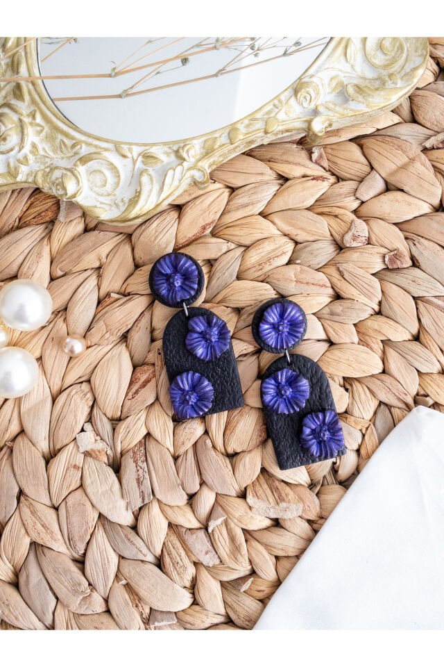 Özel Tasarım Siyah Polimer Kil Üzeri Sedefli Mor Çiçek Detay Küpe