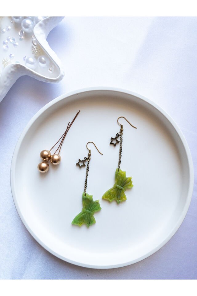 Özel Tasarım Simli Yeşil Polimer Kil Kelebek Model Küpe