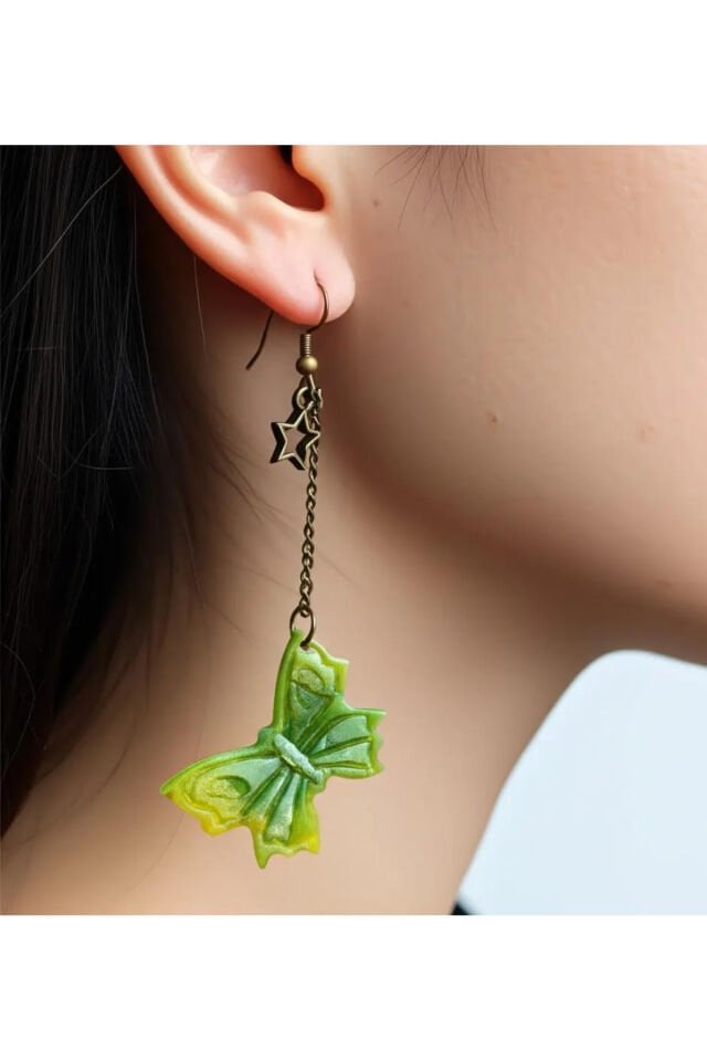 Özel Tasarım Simli Yeşil Polimer Kil Kelebek Model Küpe