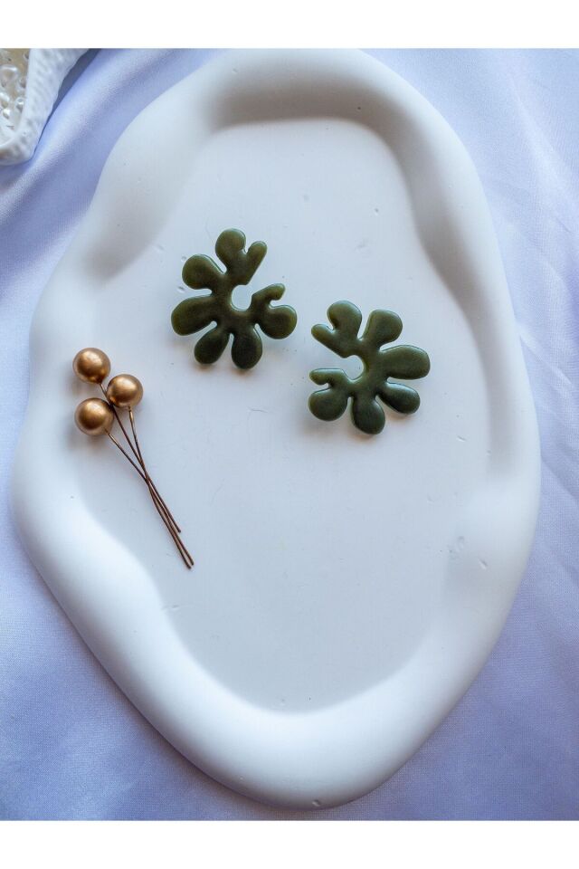 Özel Tasarım Yeşil Polimer Kil Üzeri Sedefli Çiçek Küpe