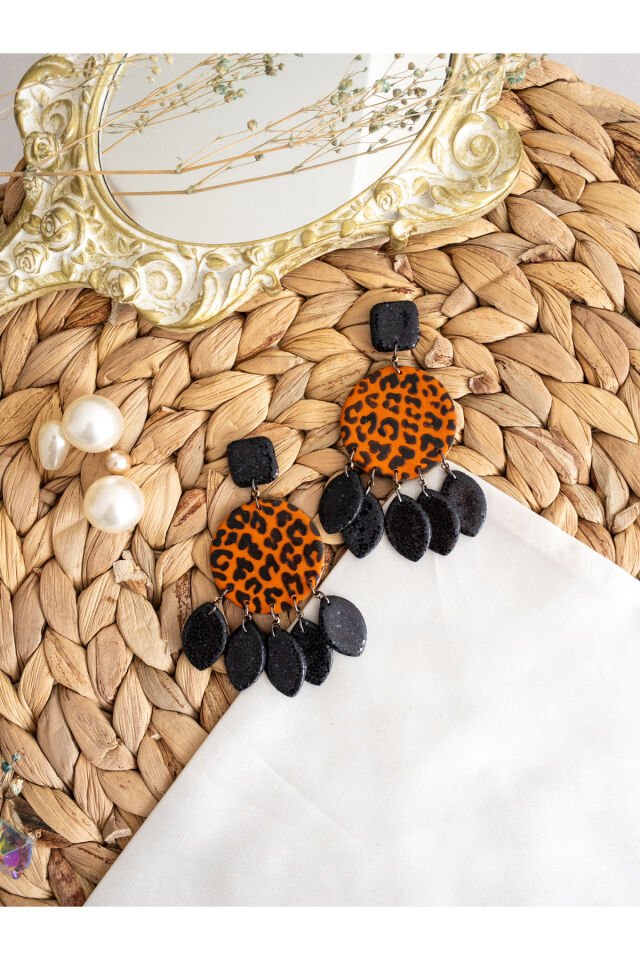 Özel Tasarım Siyah Simli Polimer Kil Üzeri Leopar Desen Küpe