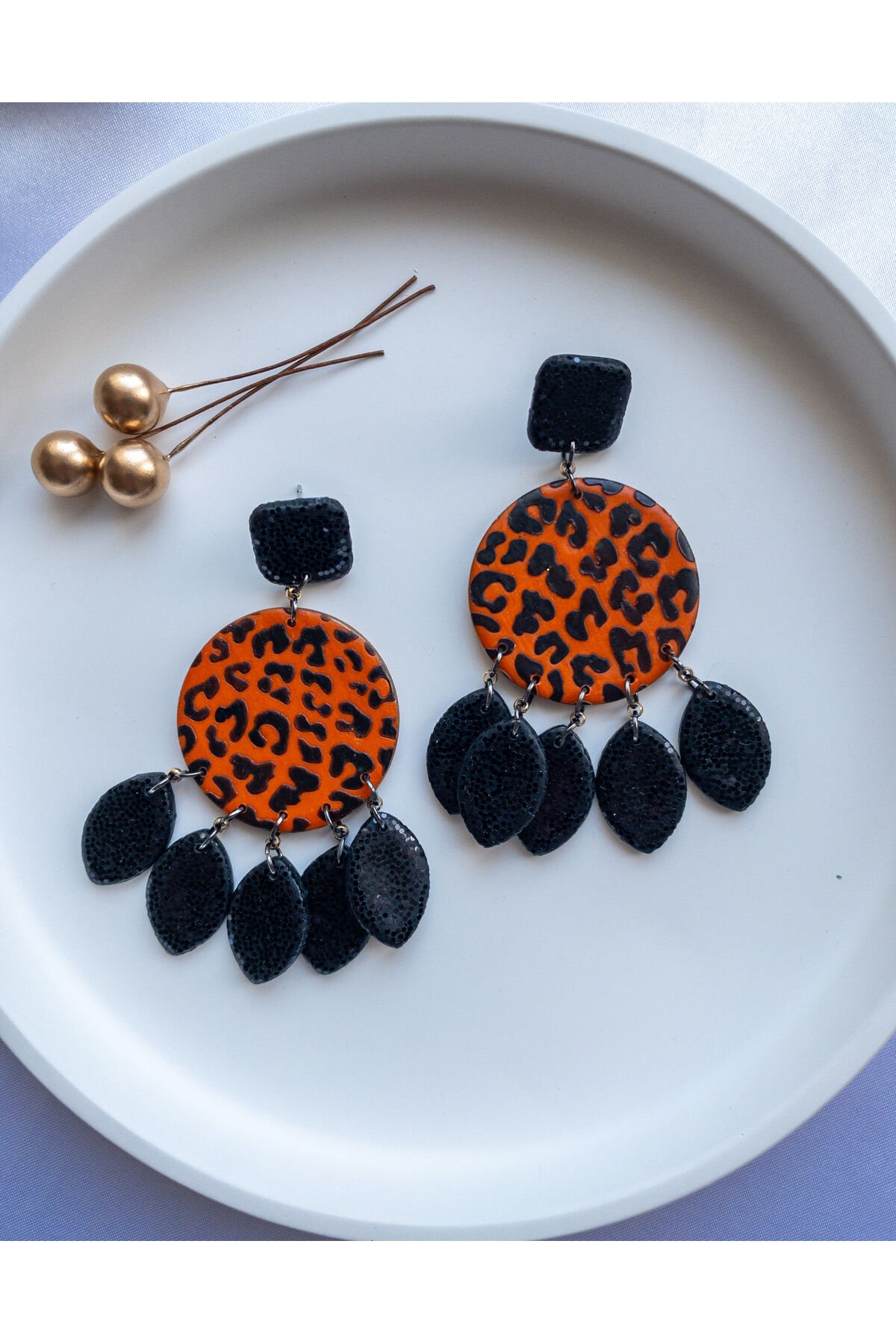Özel Tasarım Siyah Simli Polimer Kil Üzeri Leopar Desen Küpe
