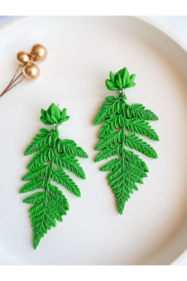 Beubella Yeşil Yaprak Küpe | El Yapımı Polimer Kil Küpe | Antialerjik Çelik Küpe | 9x4 cm