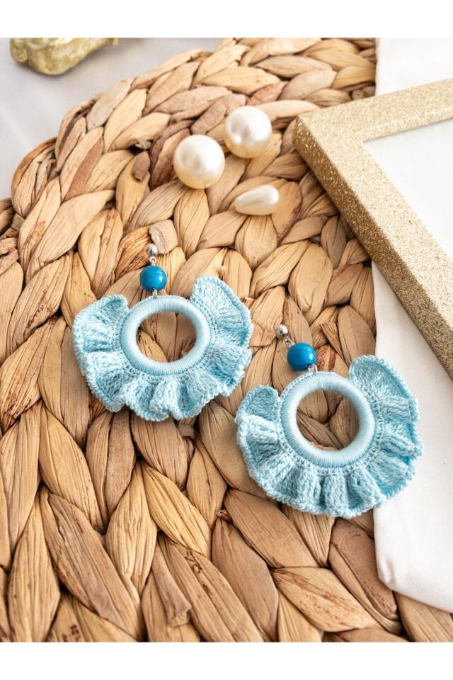 Özel Tasarım Boncuk Detay Açık Mavi Fırfır Motif Küpe