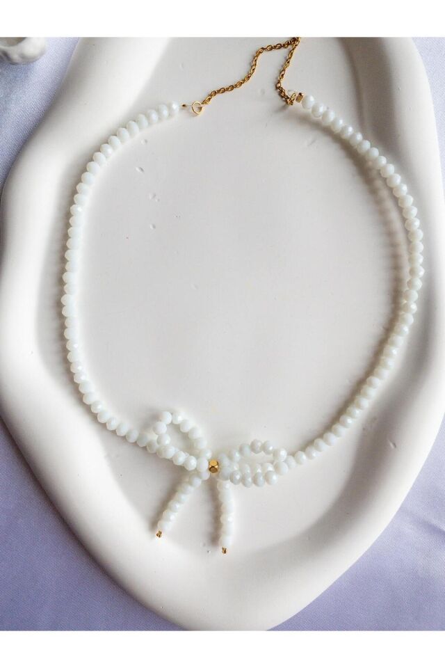 BeuBella Beyaz Kristal Boncuklu Fiyonk Kolye – Ayarlanabilir – El Yapımı – Çelik Zincirli