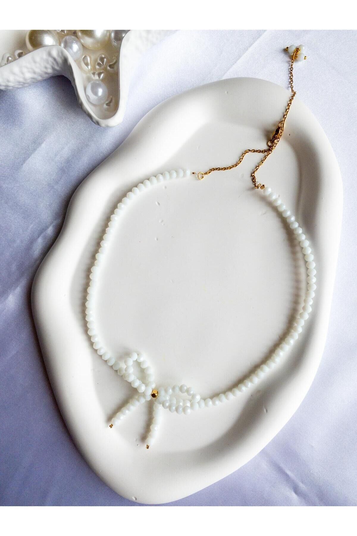 BeuBella Beyaz Kristal Boncuklu Fiyonk Kolye – Ayarlanabilir – El Yapımı – Çelik Zincirli