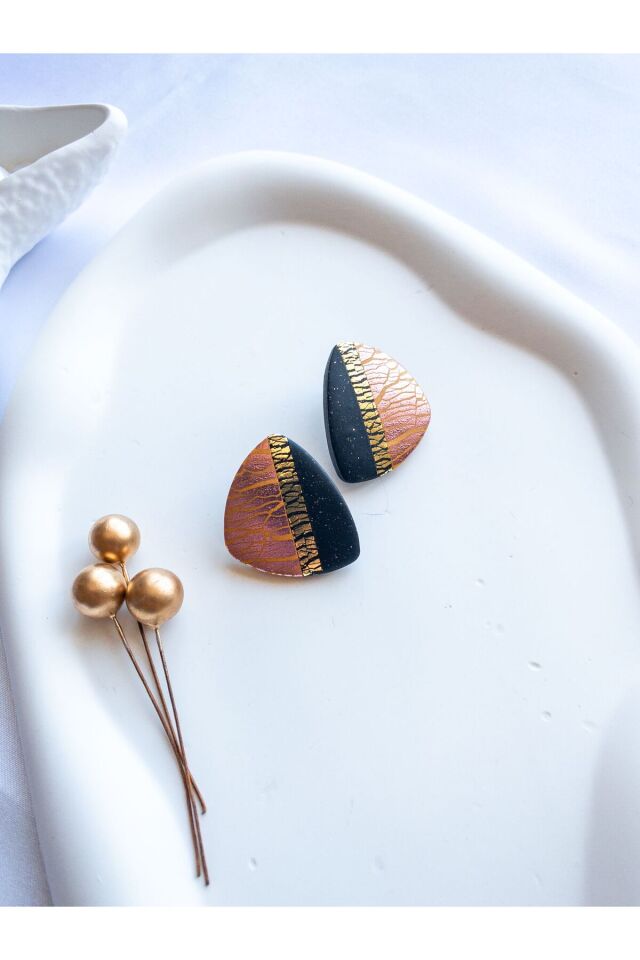 Özel Tasarım Siyah Polimer Kil Üzeri Altın ve Bronz Varak Detay Küpe