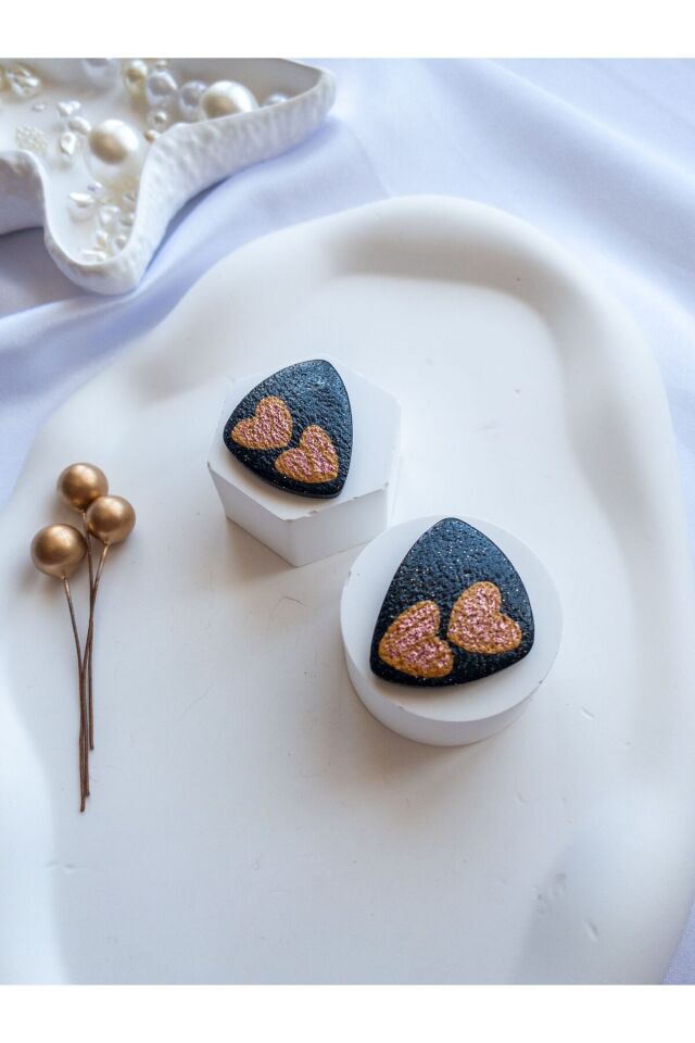 Özel Tasarım Siyah Polimer Kil Üzeri Altın ve Bronz Varak Kalp Detay Küpe