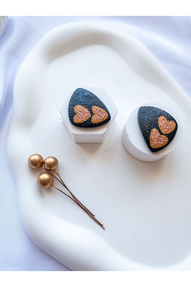 Özel Tasarım Siyah Polimer Kil Üzeri Altın ve Bronz Varak Kalp Detay Küpe