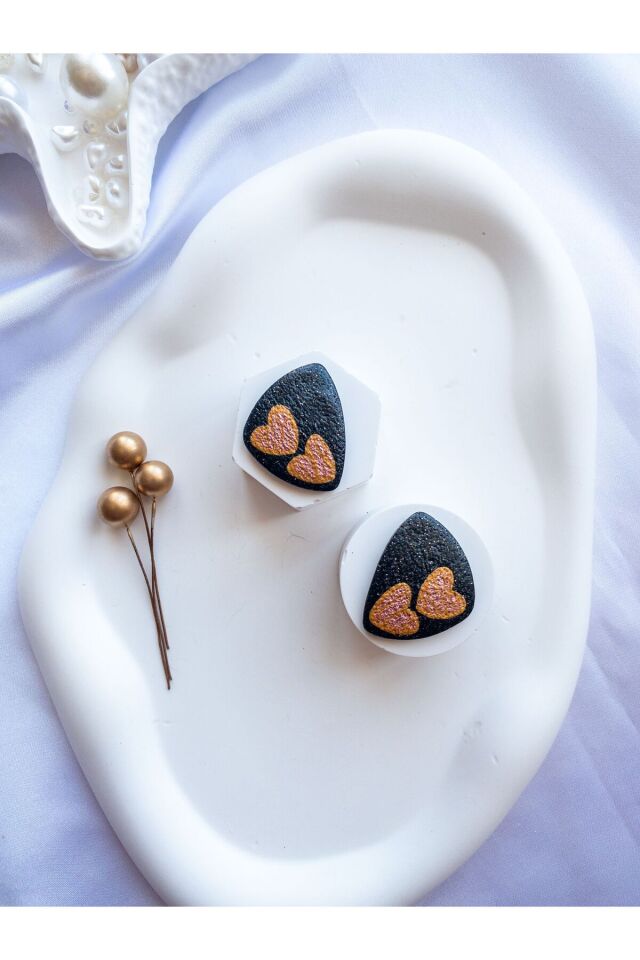 Özel Tasarım Siyah Polimer Kil Üzeri Altın ve Bronz Varak Kalp Detay Küpe