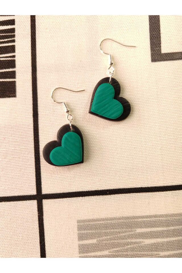 Özel Tasarım Polimer Siyah Kil Üzeri Yeşil Kalp Küpe