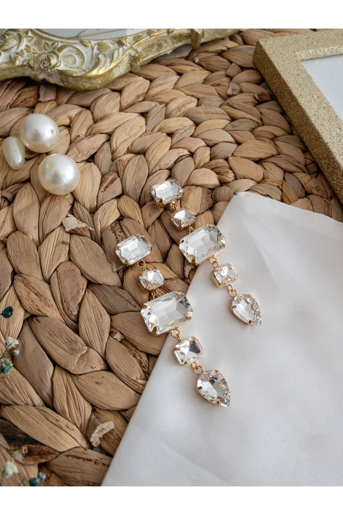 Beyaz Kristal Baget Taşlı Küpe