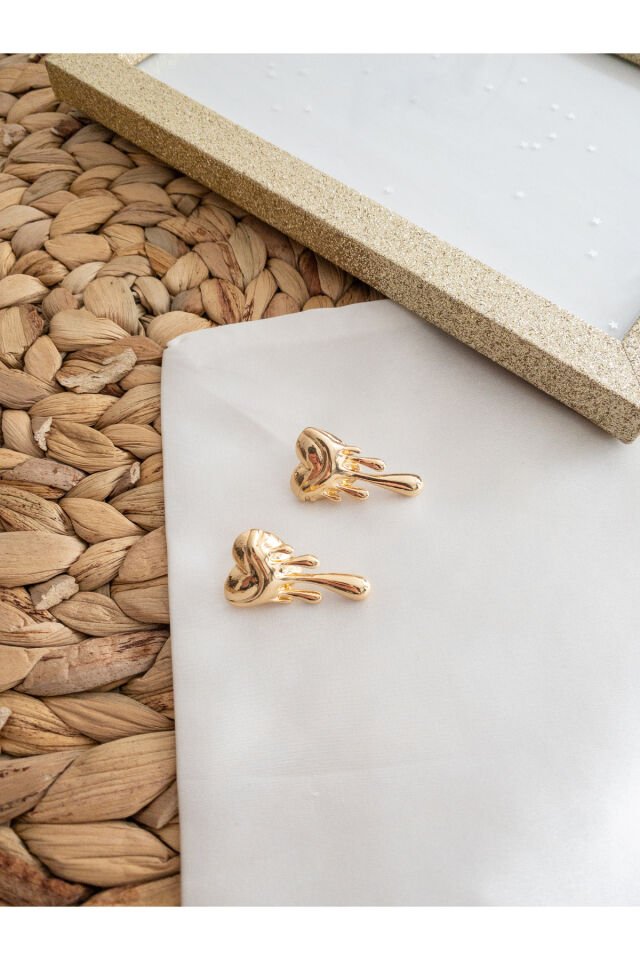 Gold Eriyen Kalp Küpe