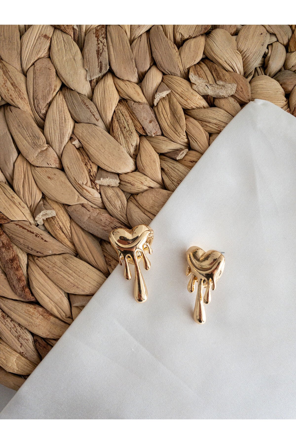 Gold Eriyen Kalp Küpe