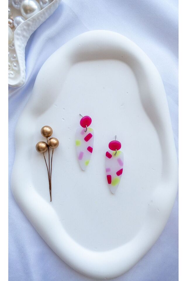 Özel Tasarım Transparan Polimer Kil Üzeri Pembe ve Yeşil Geometrik Şekil Küpe