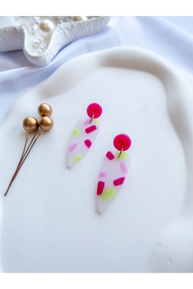 Özel Tasarım Transparan Polimer Kil Üzeri Pembe ve Yeşil Geometrik Şekil Küpe