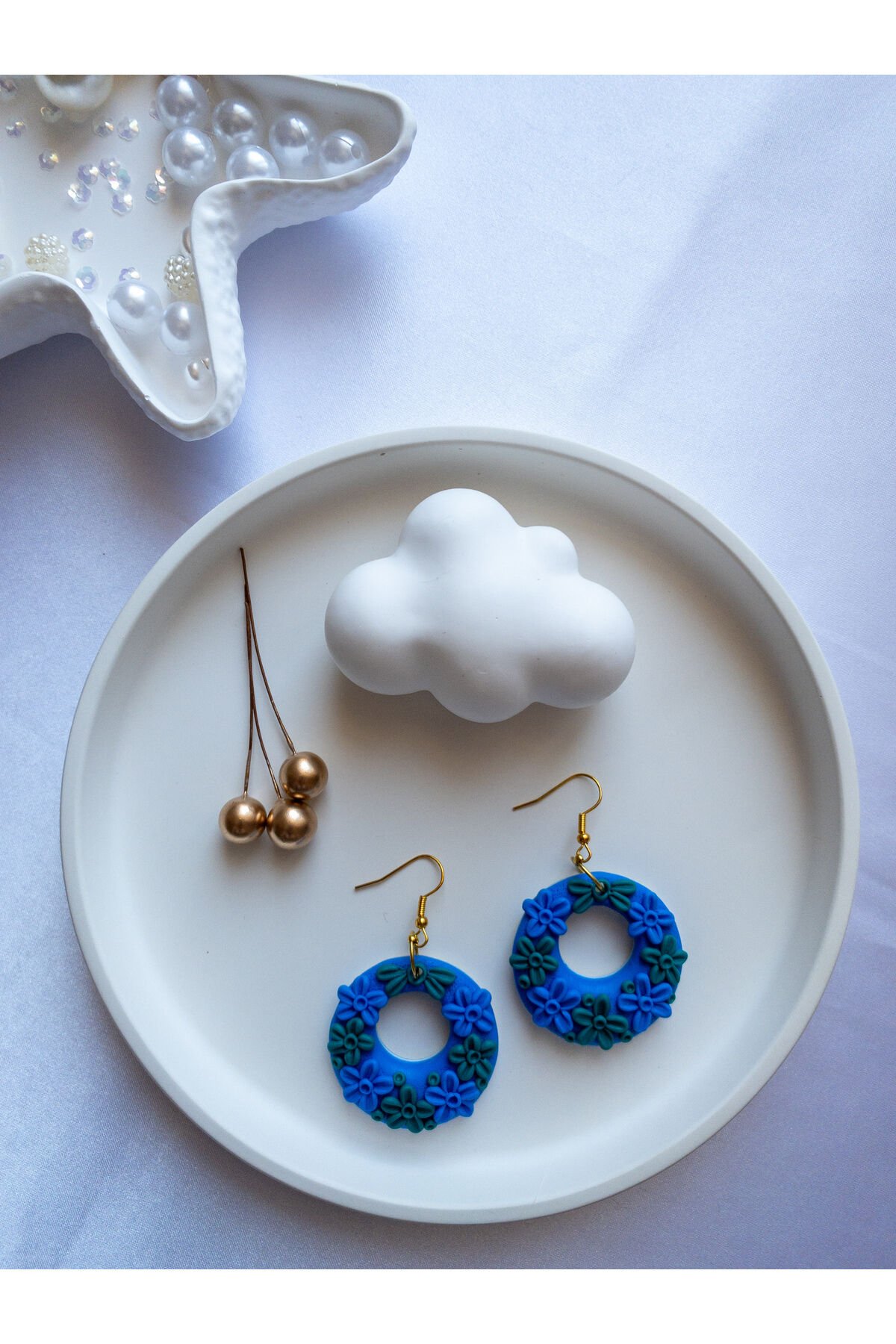 Özel Tasarım Polimer Kil Mavi Yeşil Çiçek Detaylı Halka Küpe