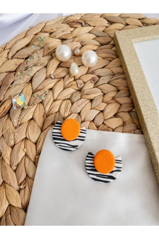 Özel Tasarım Çizgili Polimer Kil Üzeri Turuncu Detay Küpe