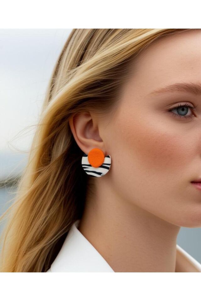 Özel Tasarım Çizgili Polimer Kil Üzeri Turuncu Detay Küpe