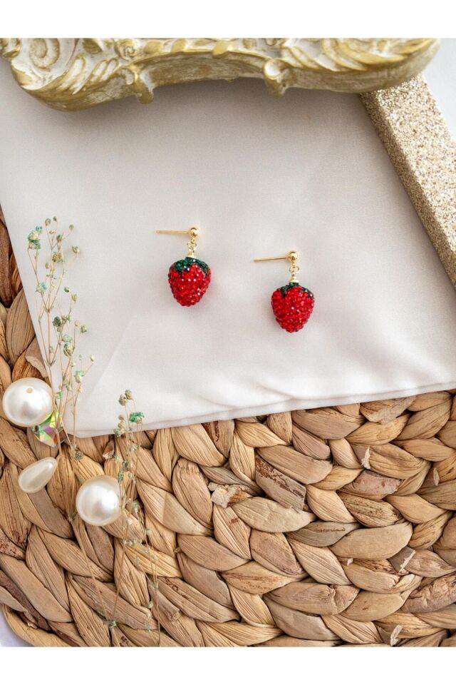 Kristal Taşlı Çilek Küpe