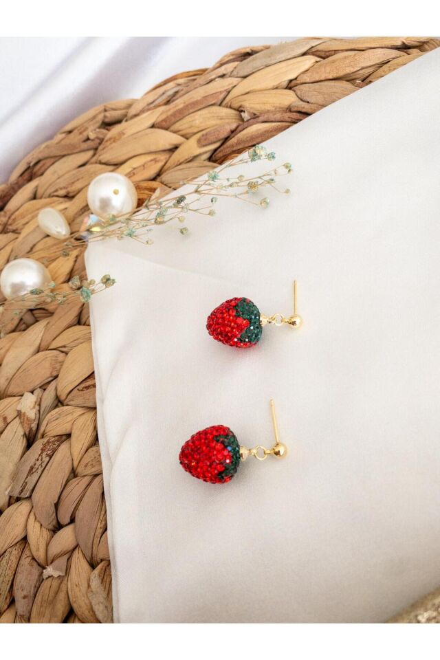 Kristal Taşlı Çilek Küpe